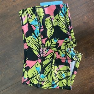 NWT Miami leaf size small fleo shorts